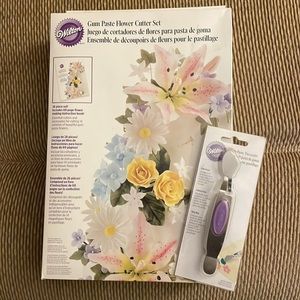 Brand New in box Wilton Gum Paste Flower Cutter kit and Gum Paste Tweezers